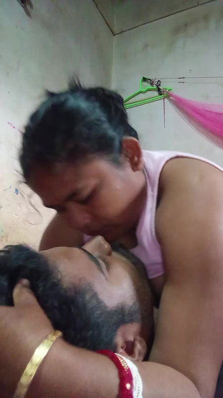 Desi Local Village Teen Girl Outdoor Xxx Video, Indian beautiful village girl outdoor sex video