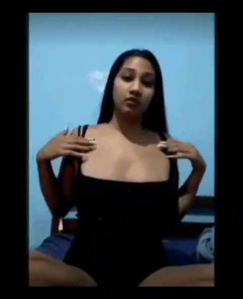 Desi cute girl leaked snaps