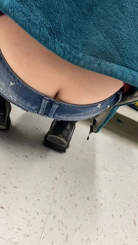 Tempting Ass crack visible through low waist jeans in supermarket