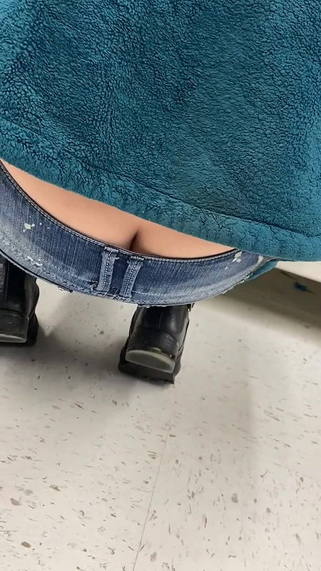 Tempting Ass crack visible through low waist jeans in supermarket