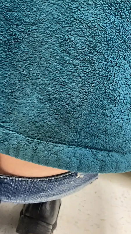 Tempting Ass crack visible through low waist jeans in supermarket