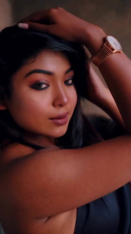 KOLI SARKAR SENSUOUS DUSKY BABE IN BRA BLOUSE AND SAREE HOTNESS