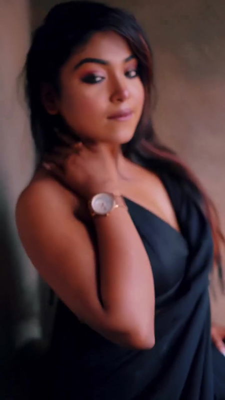 KOLI SARKAR SENSUOUS DUSKY BABE IN BRA BLOUSE AND SAREE HOTNESS