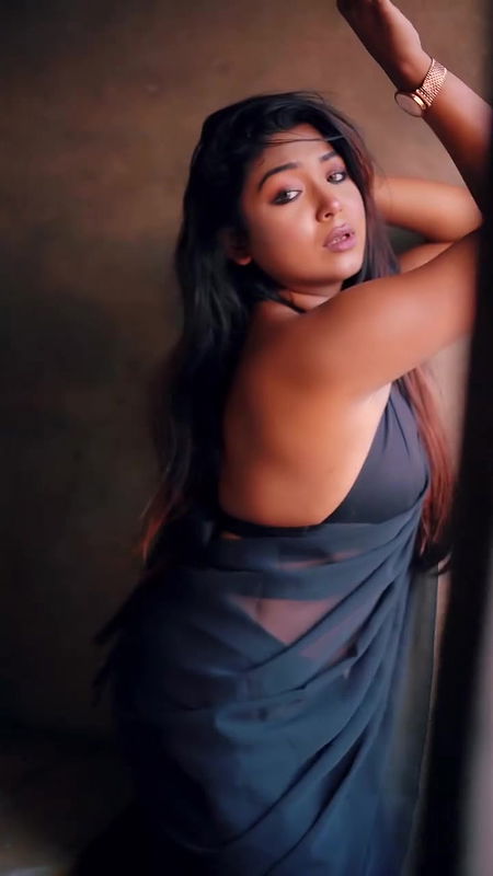 KOLI SARKAR SENSUOUS DUSKY BABE IN BRA BLOUSE AND SAREE HOTNESS