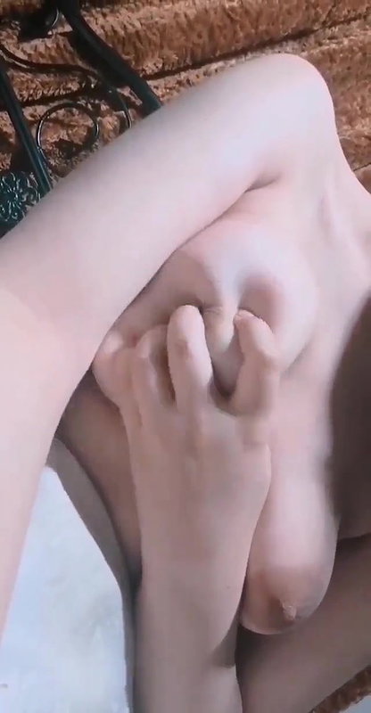 Cute desi teen showing soft boobs