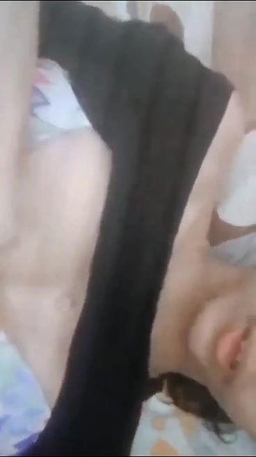 Desi cutie sucking and showing 2 snaps (2)3