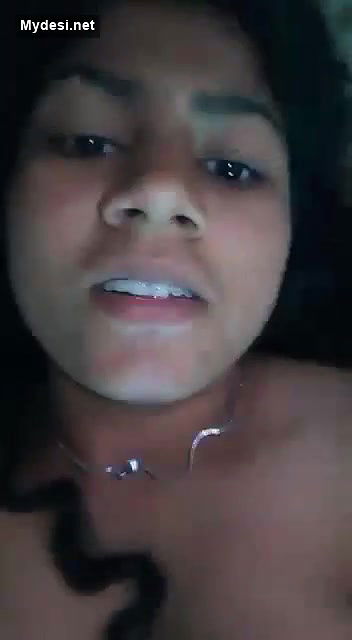 Desi sexy bhabi fing her hot pussy