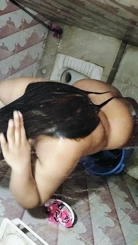 Desi wife taking bath after hardcore fuck.