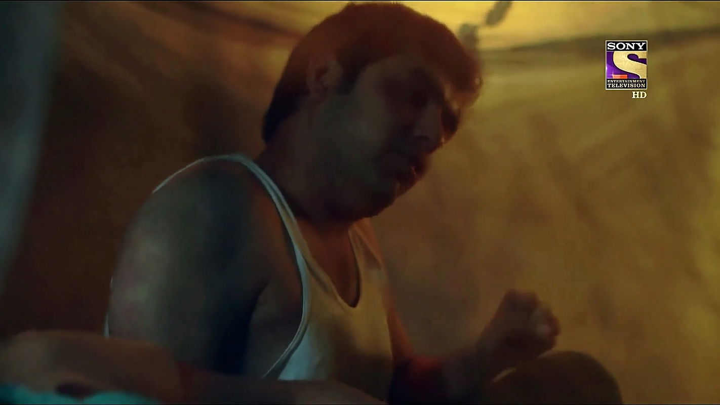 Sexy Navel Shows from old Crime patrol series