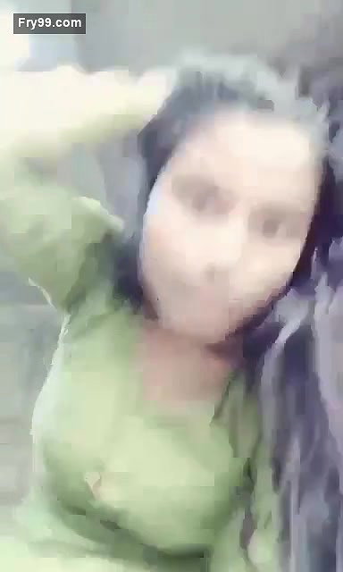 Girlfriend Getting Nude infront of Cam