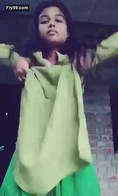 Girlfriend Getting Nude infront of Cam