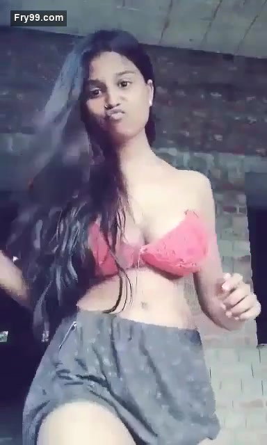 Girlfriend Getting Nude infront of Cam