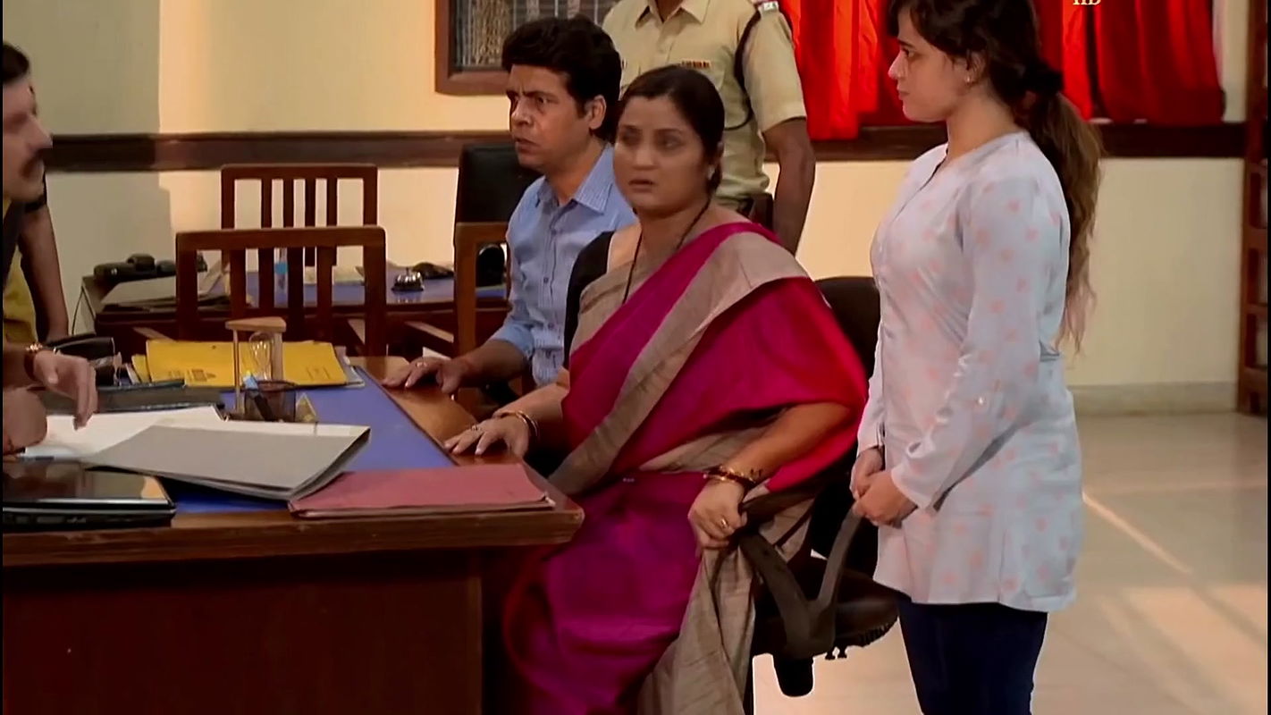 Crime patrol aunty navel slip