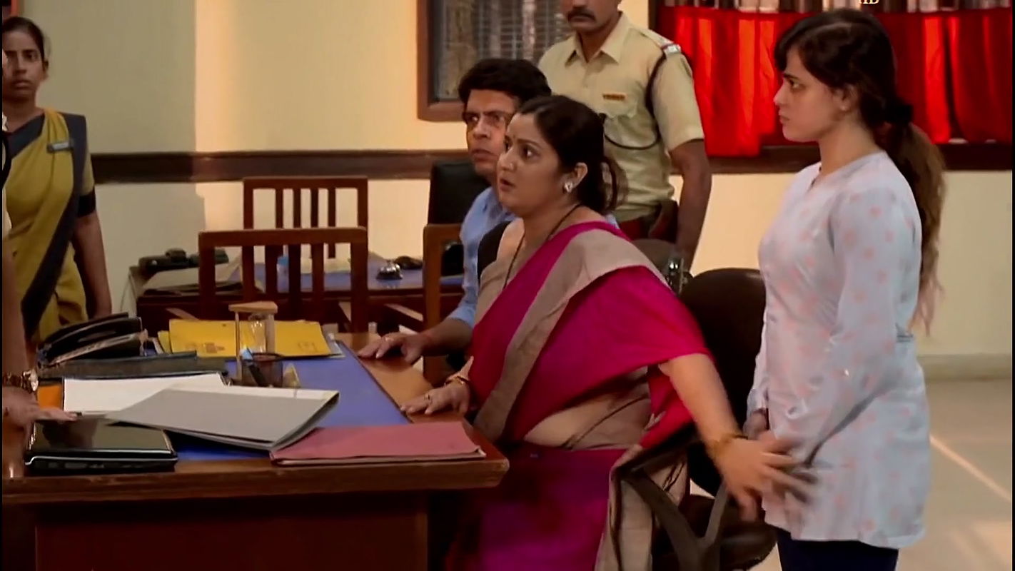 Crime patrol aunty navel slip