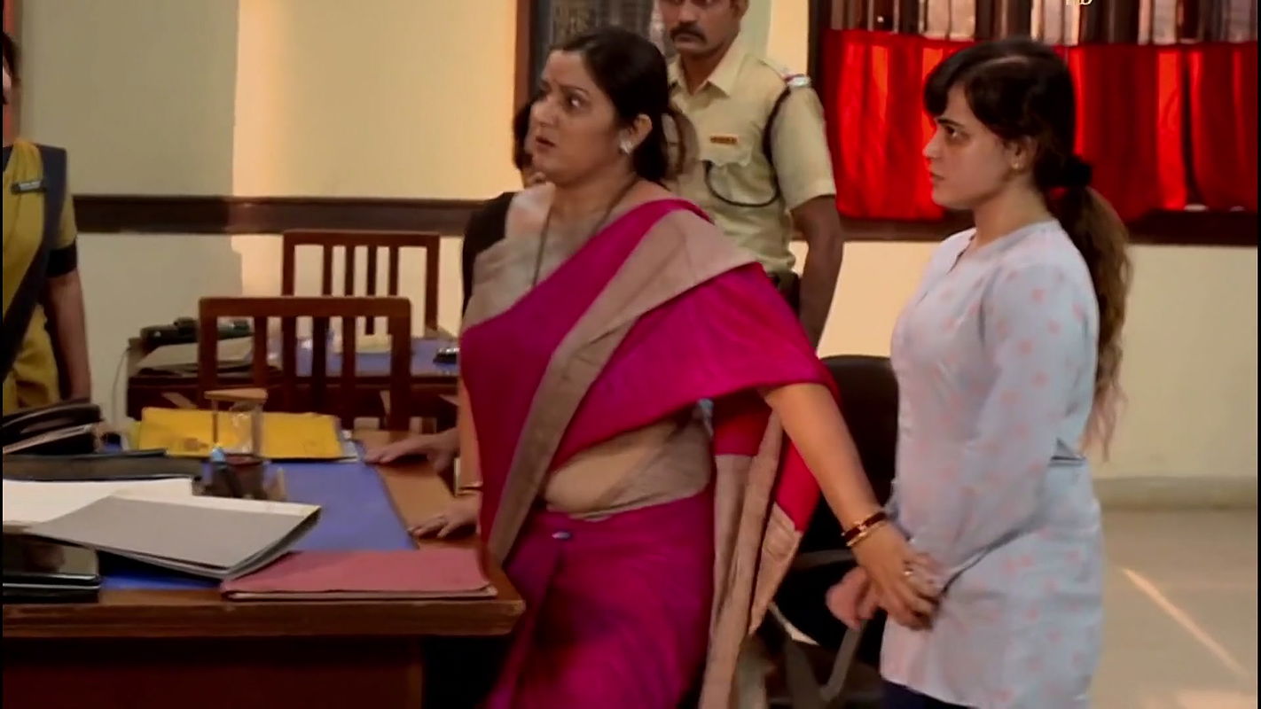 Crime patrol aunty navel slip