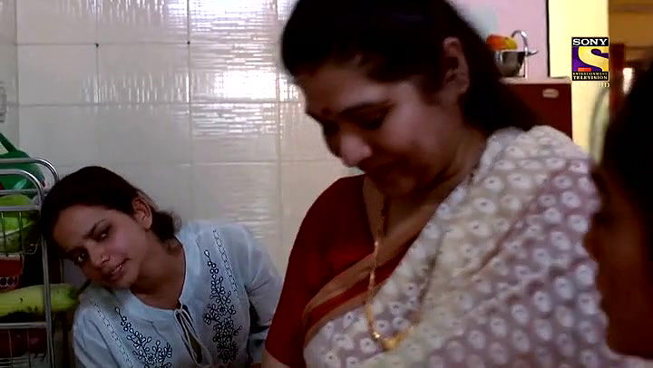 hot girl in saree and aunty anvel show from crime patrol