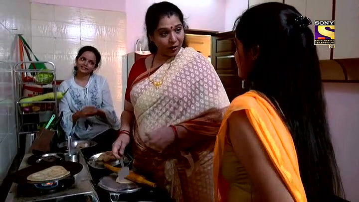 hot girl in saree and aunty anvel show from crime patrol