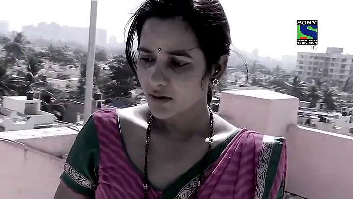 2 Hot ladies sexy scene crime patrol