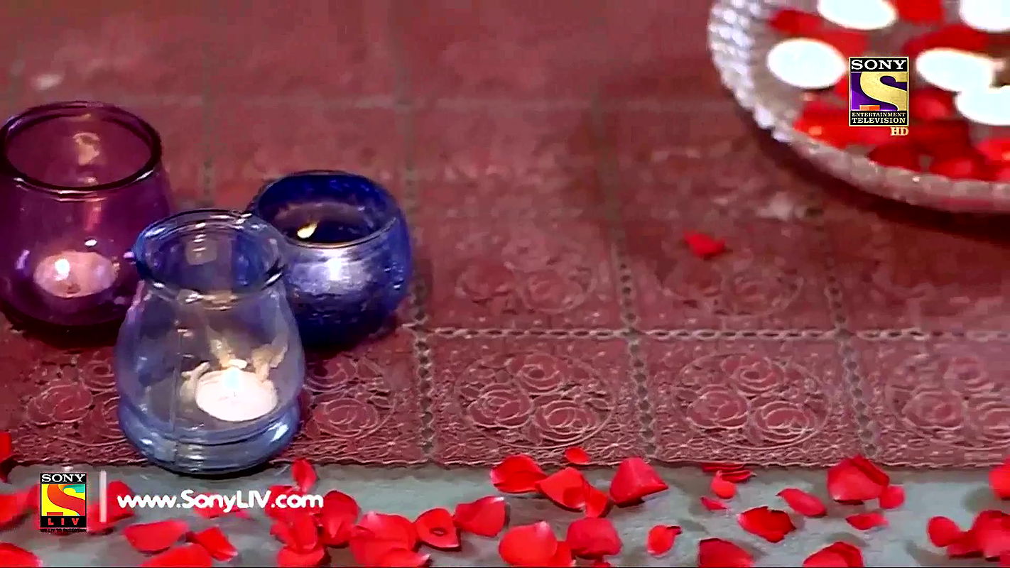 hot lady from crime patrol navel scene