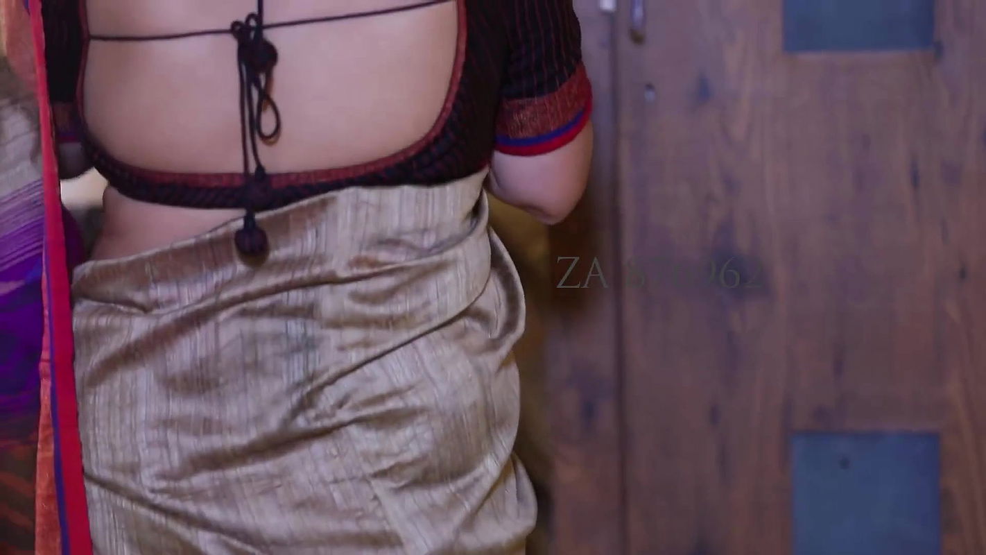 busty Serial Actress Navel and cleavage