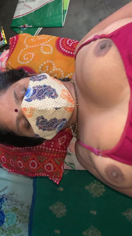 Desi hot bhabhi sexy talking in hindi