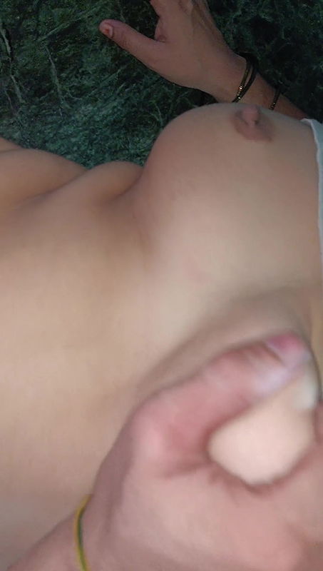 Bhabhi ko kitchen me chudai kiya