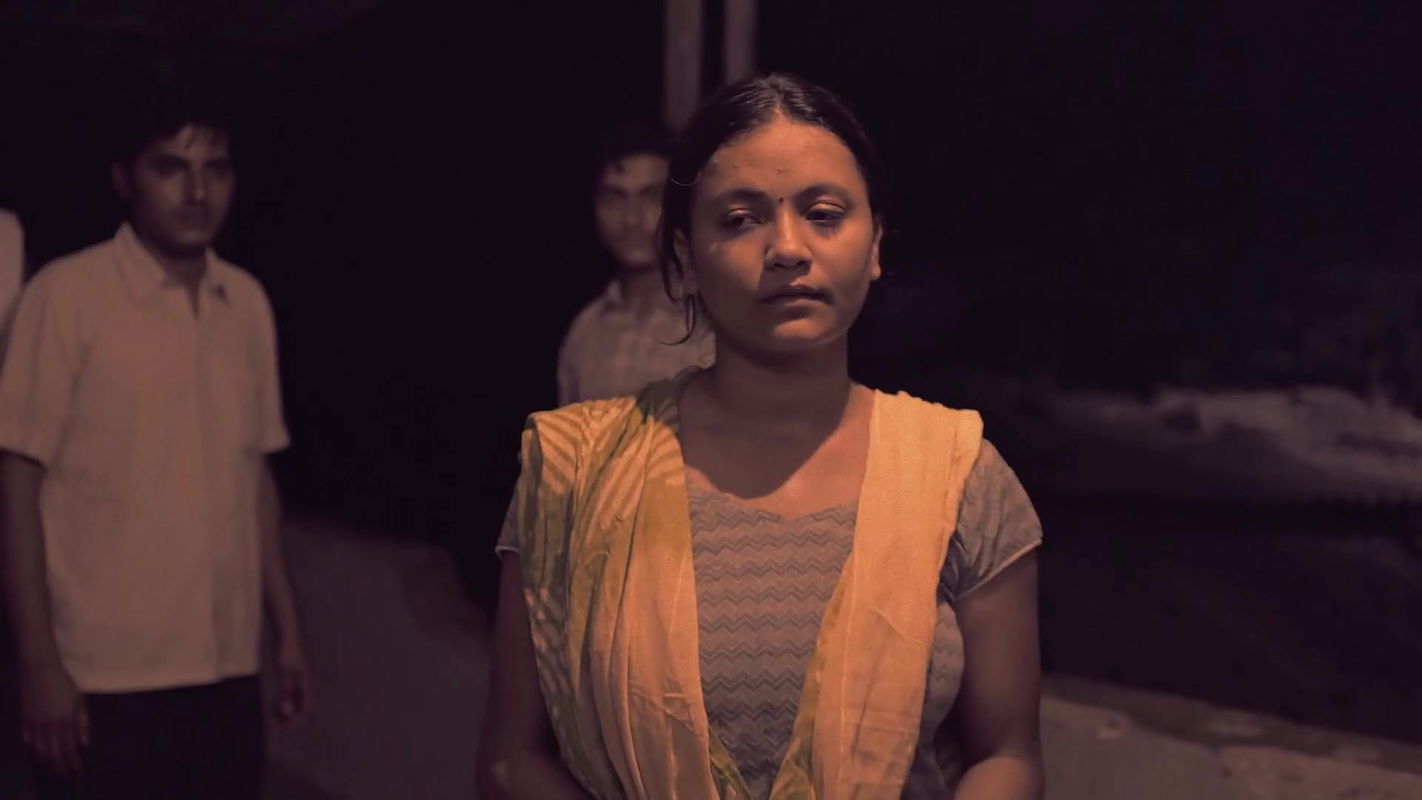 Hot busty girl and sexy girl thghs and boob scene from crime patrol