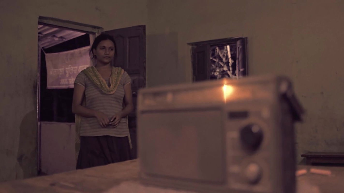 Hot busty girl and sexy girl thghs and boob scene from crime patrol