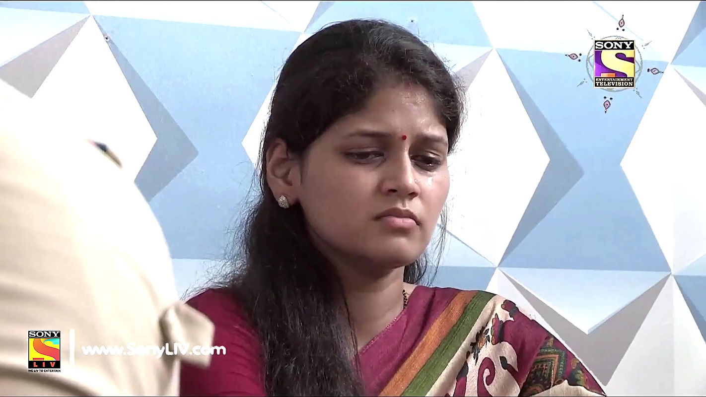 Hot lady molesting scene from crime patrol