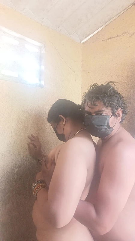 Fuck my aunty in bathroom