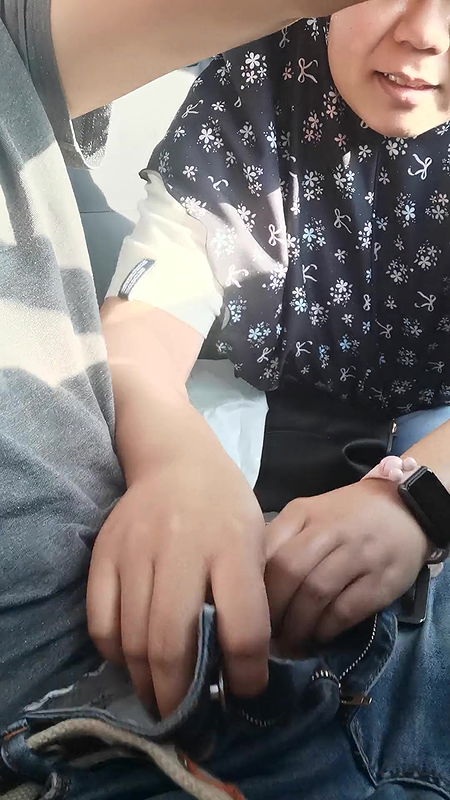 Teacher sucks a man’s cock while driving