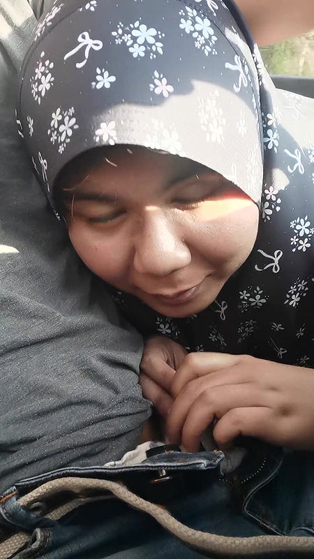 Teacher sucks a man’s cock while driving