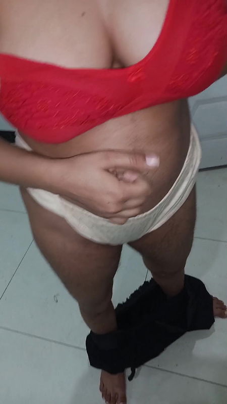 A Beautiful BBC loves to fuck and sticky facials Cute chubby chick with a nice big ass and a natural bush