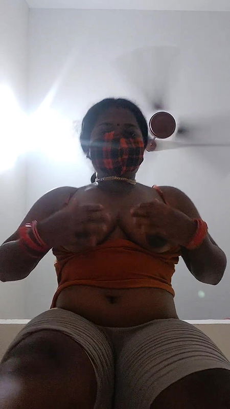 Tamil girl pissing and cumming extreme hard 🔥