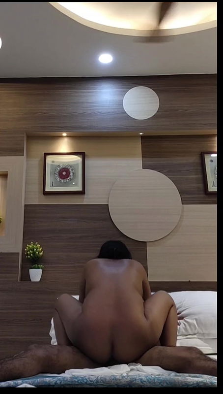 Horny Bhabhi Get on My Top and Fuck Hard Until I Cum