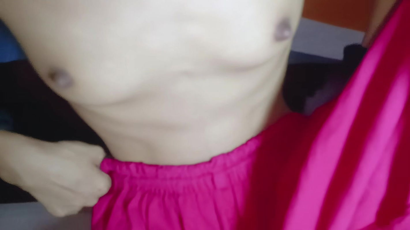 Beautiful teen girl Big Tits Showing