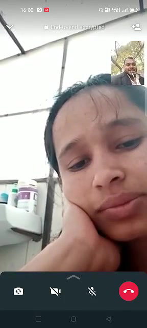 Desi girl shows her amazing pussy on video call