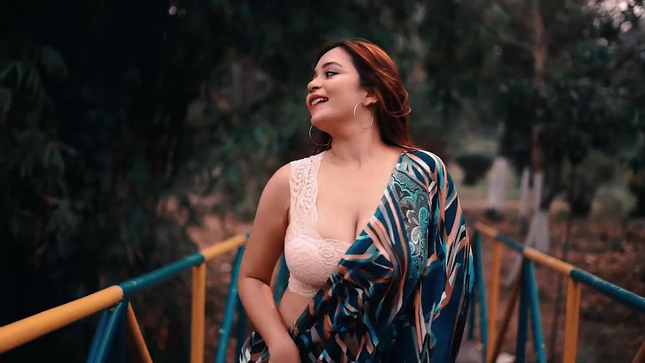 Big boobs model Rimpi photoshoot video – 3