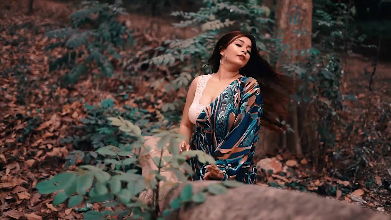 Big boobs model Rimpi photoshoot video – 3