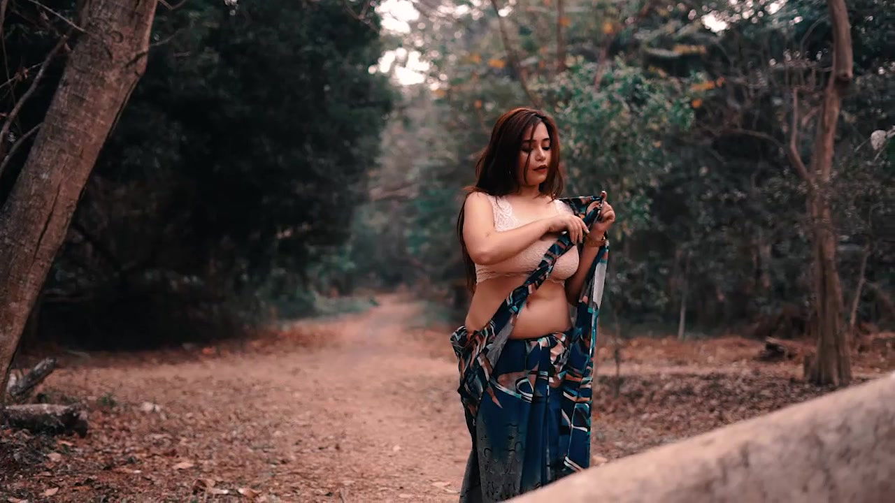 Big boobs model Rimpi photoshoot video – 3