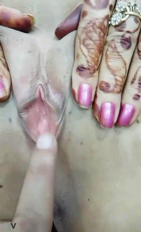 Fingering desi friends wife’s pussy friend’s wife pussy fingering
