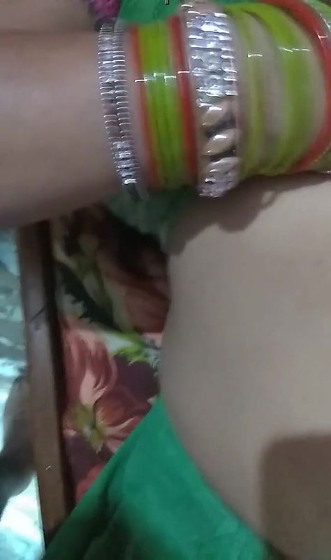 Desi sexy aunty show her pussy