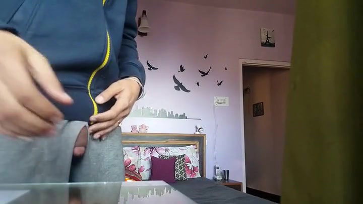 Masturbating infront of maid and she giving smile