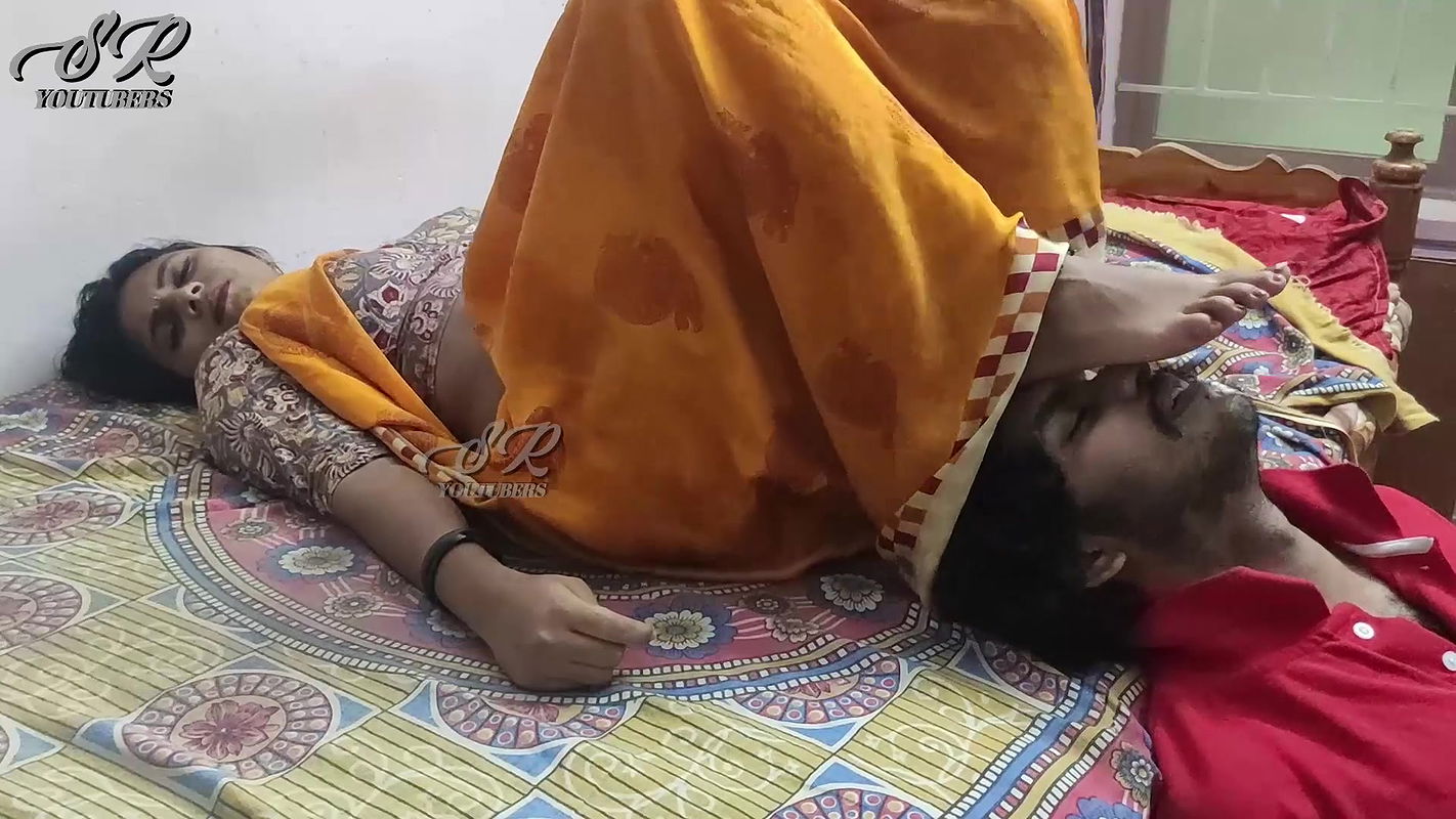 Vaishnavi – Saree Romance With Feet Romance