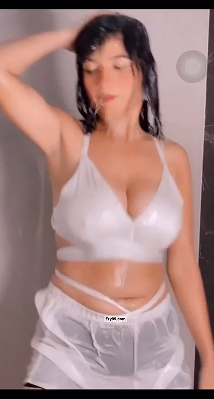 Neha Singh Wet Boobs Famous Instragrammer