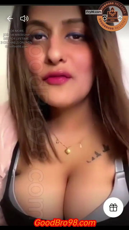 Vansheen Super Cutie Deep Cleavage Short Tango Clip