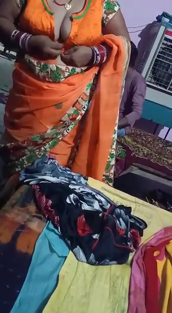Desi Saree Bhabhi Changing