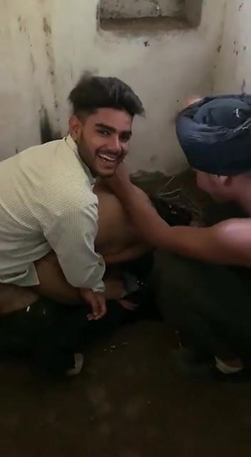 Sexy Punjabi Girl Enjoy with Lover and his Friends with Clear Punjabi Taking Don’t mi
