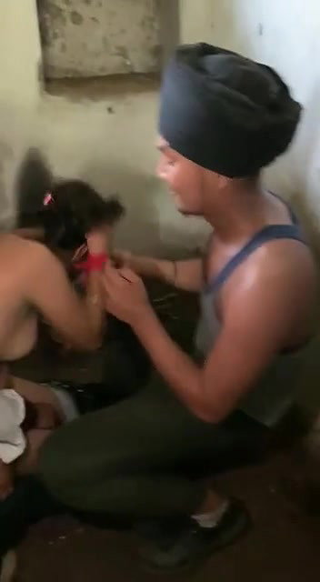 Sexy Punjabi Girl Enjoy with Lover and his Friends with Clear Punjabi Taking Don’t mi