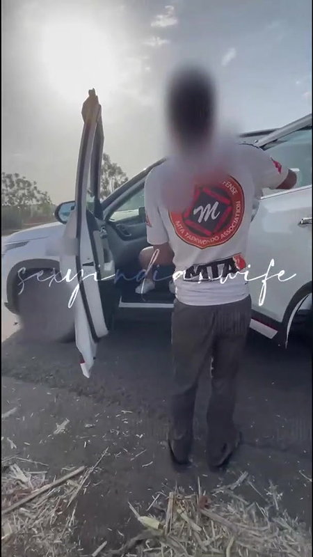 sexyindianwife Flashing Panty to Sugarcane Juice Seller